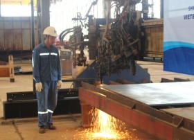 DQS đặt ky sà lan nhà ở trên biển cho Vietsovpetro