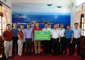 PVFCCo tặng quà cho các chiến sĩ Vùng 4 Hải quân