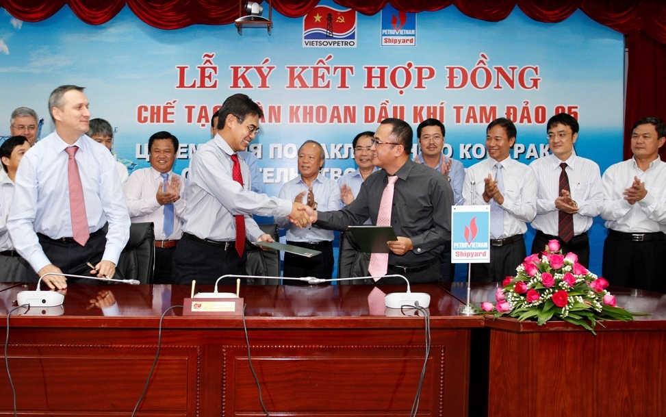 Ký hợp đồng chế tạo giàn khoan Tam Đảo 05
