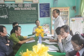Nữ sinh "dùng Facebook chống phá kỳ thi" được bảo lãnh đi học lại