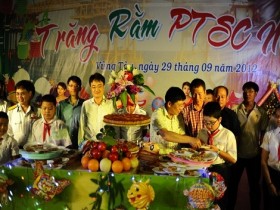 Các đơn vị tổ chức vui Trung thu cho con em người lao động