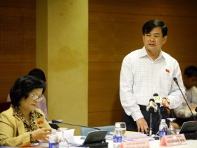 Quốc hội thảo luận ở tổ về Dự thảo sửa đổi Hiến pháp 1992