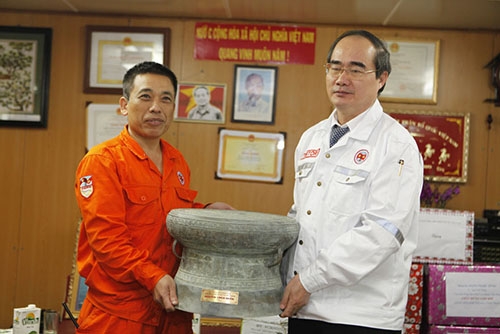 Chủ tịch MTTQ Việt Nam Nguyễn Thiện Nhân chúc Tết Vietsovpetro