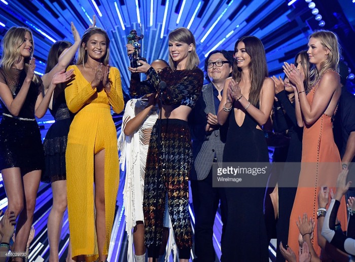 taylor swift kiem mot trieu do la moi ngay
