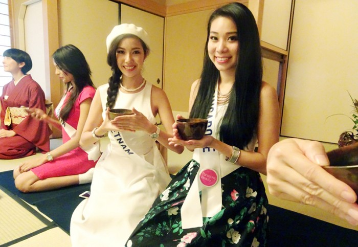 hanh trinh cua a hau thuy van tai hoa hau quoc te 2015