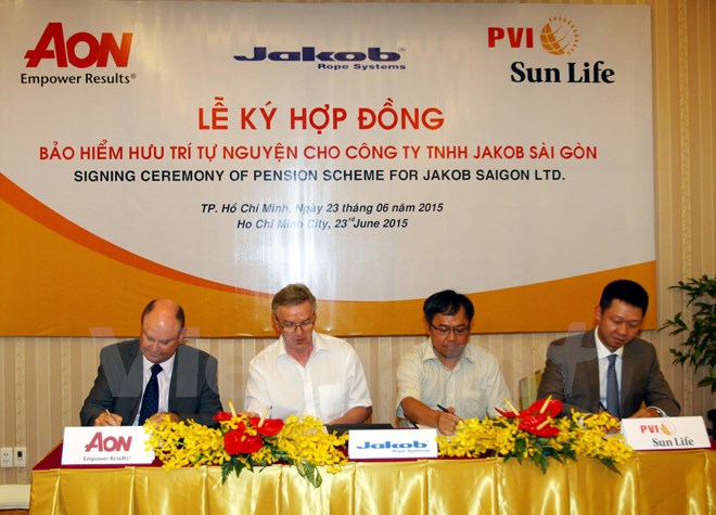 PVI Sun Life cung cấp sản phẩm bảo hiểm hưu trí cho công ty Thụy Sĩ