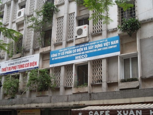 Cần làm rõ mục đích việc nhồi mảnh kim loại vào xe chở hàng sân bay