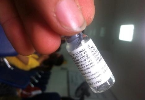 Buộc thôi việc nữ nhân viên y tế "ăn bớt" vacxin tiêm chủng