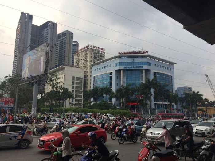 nguoi dan tro ve thu do duong tac ben xe qua tai