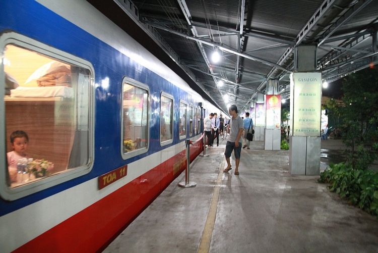 doi gio tau thong nhat cho phu hop voi di lai cua khach