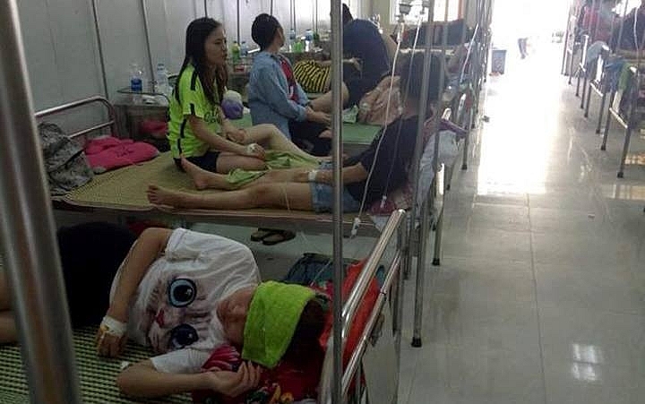 lien hoan chia tay 75 sinh vien su pham nhap vien