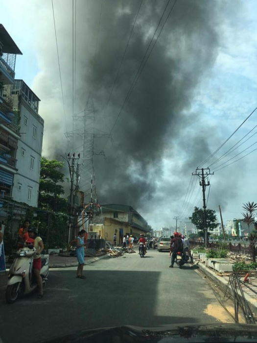 ha noi chay lon tai duong truong chinh