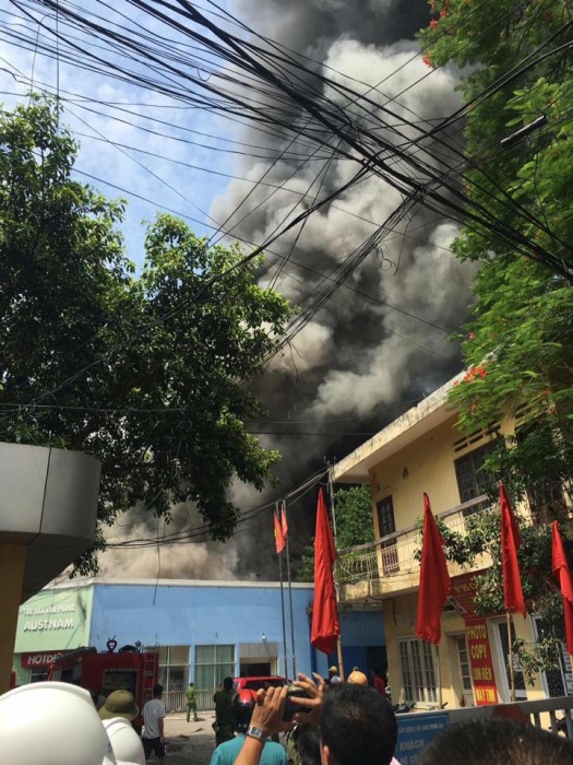 ha noi chay lon tai duong truong chinh