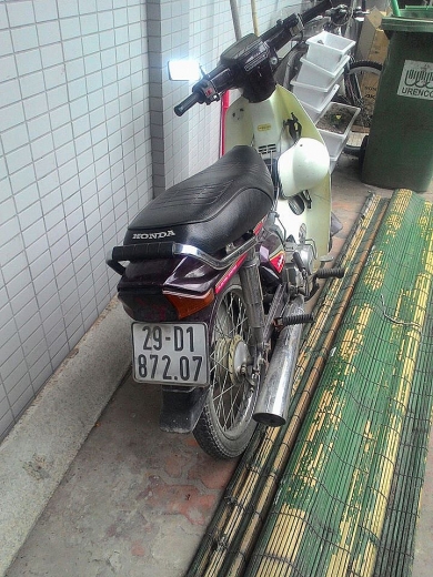 cuop 260 trieu dong cua tiem vang roi ru ban gai di du lich