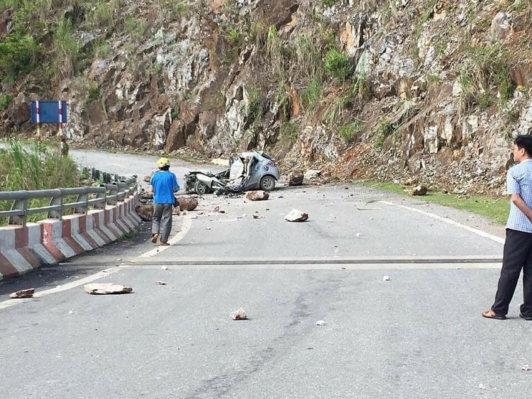 lai chau da lan de bep oto mot nguoi tu vong