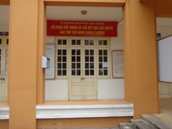 Chủ tịch Hà Nội yêu cầu làm rõ thông tin 'cán bộ phường đóng cửa đi nghỉ mát'