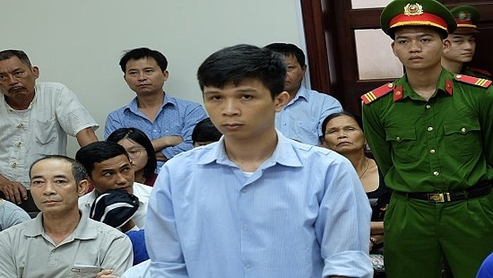 Bị đâm chết sau cái bắt tay hòa giải
