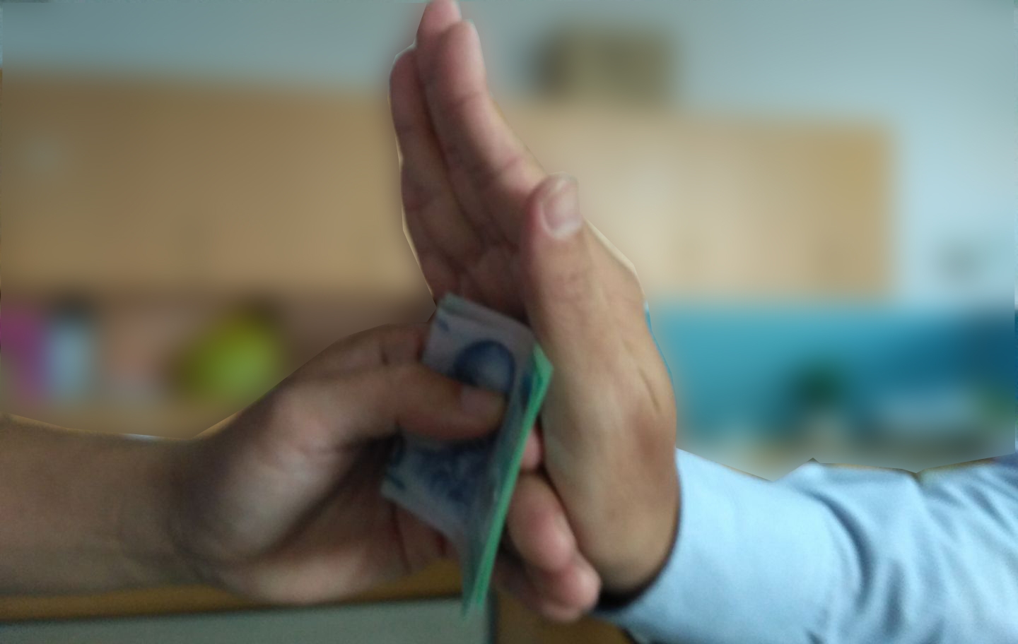 Hà Nội: Bắt tạm giam nguyên Phó Chánh án nhận hối lộ