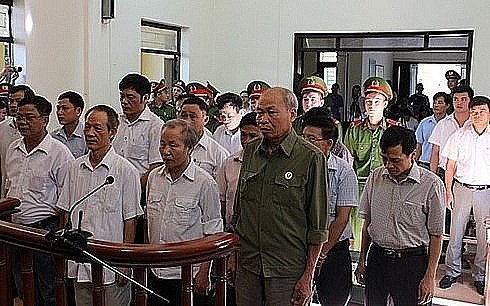 hoan phien xu phuc tham nhom cuu quan chuc o xa dong tam