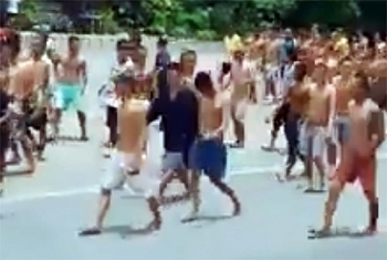 Tiền Giang: Hàng trăm học viên cai nghiện tràn ra quốc lộ