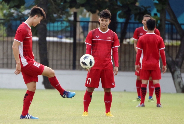 Buổi tập rộn tiếng cười của U23 Việt Nam, Tiến Dũng không 