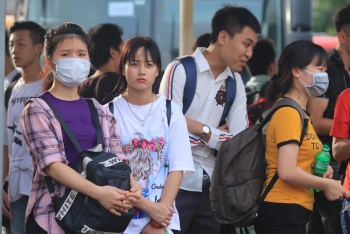 Người dân đổ ra bến xe về quê nghỉ lễ Quốc khánh 2/9