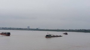 Có hay không việc bảo kê cát tặc?