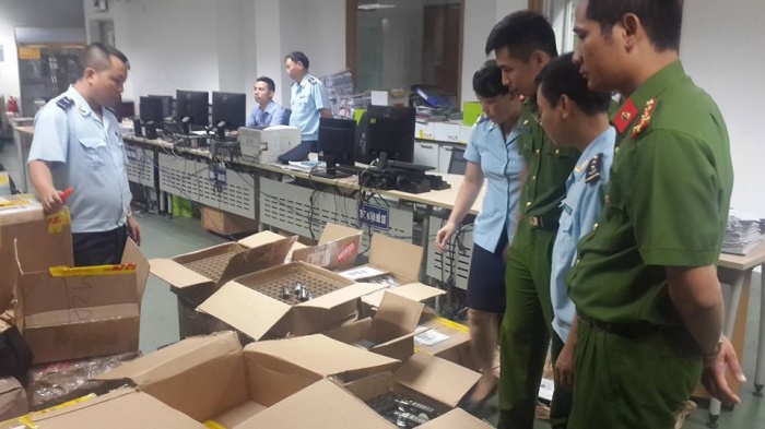 bat luong lon tinh dau thuoc la dien tu lau