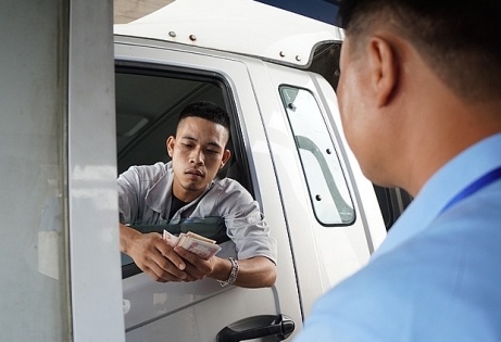 Bộ GTVT lên tiếng về việc tài xế trả tiền lẻ qua trạm BOT Quốc lộ 5