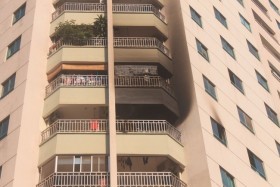 Người dân hoảng loạn vì cháy chung cư 17T4