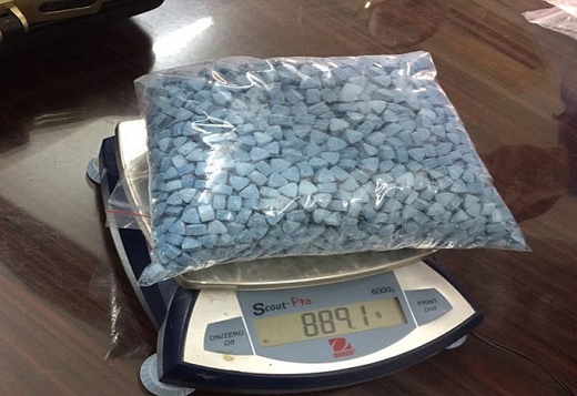 gan 27000 vien ma tuy tong hop ve viet nam qua duong chuyen phat nhanh