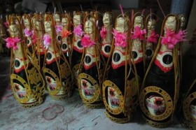 Khám phá lò sản xuất rượu vang, Champagne, nước ngọt... từ đường hóa học