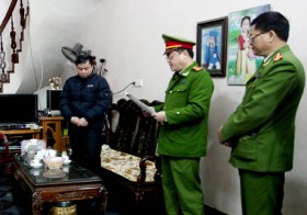 Giám đốc và kế toán ăn chặn tiền của người tàn tật