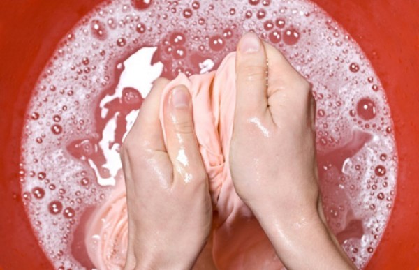 Mẹo bảo quản đồ lót bền màu, giữ dáng tin nhap 20150919094459