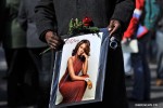 Người hâm mộ tiễn biệt Whitney Houston