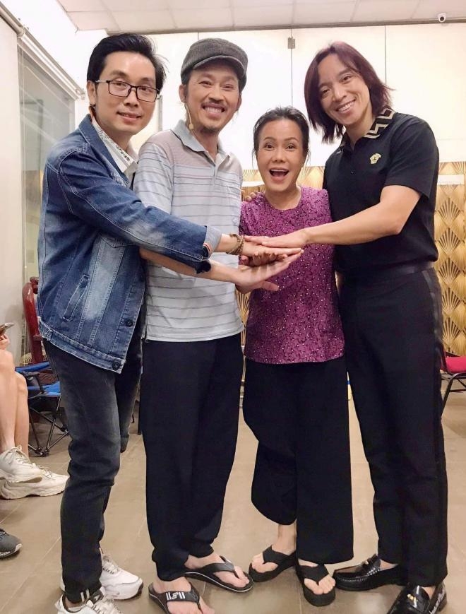 Hình ảnh mới nhất của NS Hoài Linh cùng vợ chồng Việt Hương