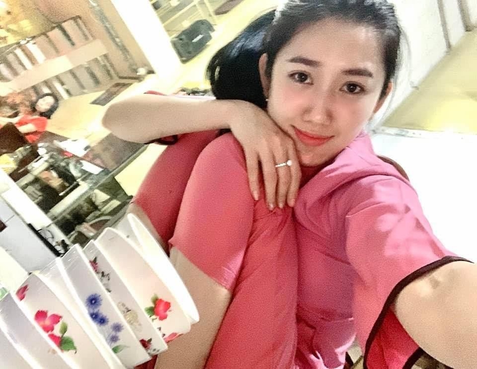 Thúy Ngân khoe mặt mộc với nhan sắc 