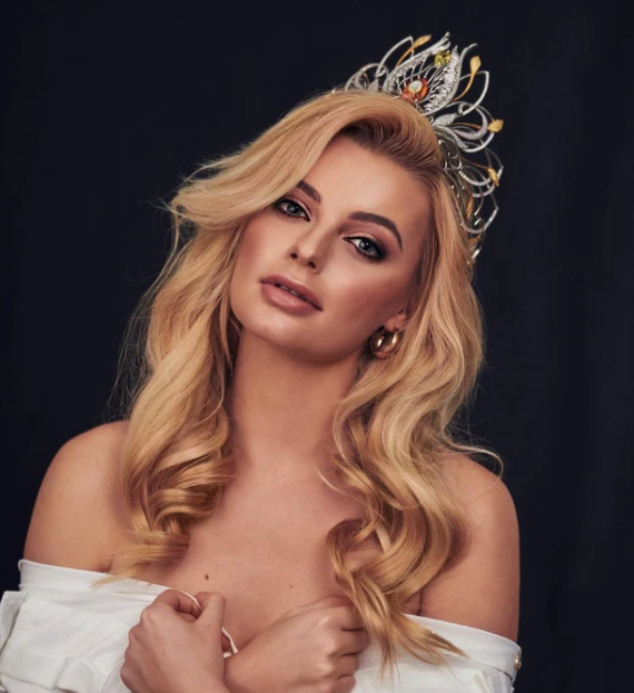 Đỗ Thị Hà gây tranh cãi khi nhận xét về tân Miss World