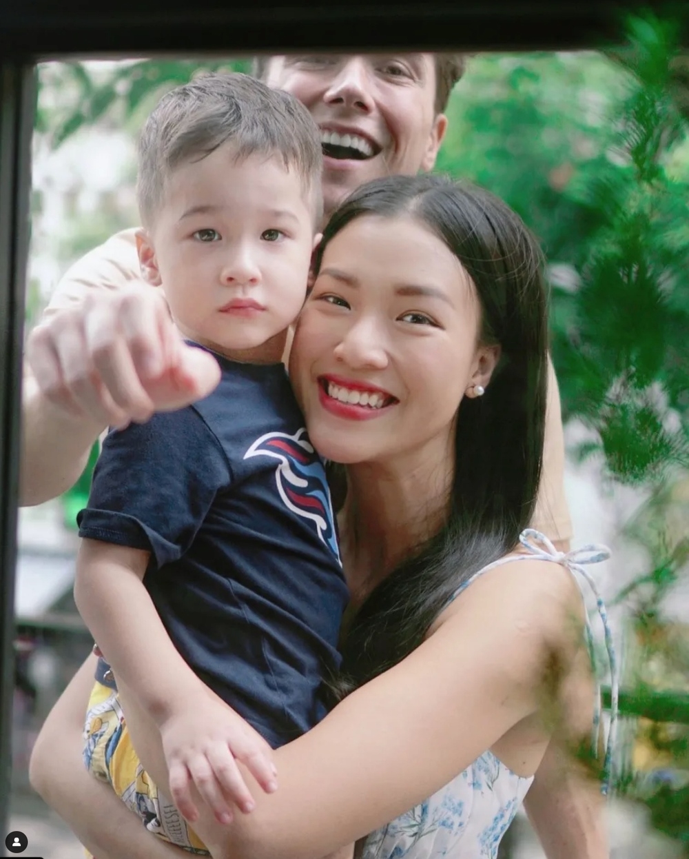 Mối quan hệ giữa Hoàng Oanh và chồng cũ sau hôn nhân tan vỡ Mối quan hệ giữa Hoàng Oanh và chồng cũ sau hôn nhân tan vỡ