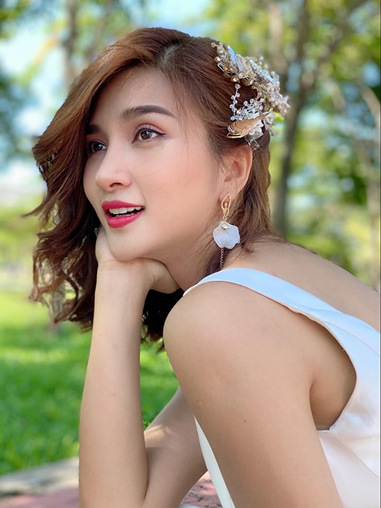 Diễn viên Kim Tuyến thừa nhận từng là 'người thứ ba' của Huy Khánh Diễn viên Kim Tuyến thừa nhận từng là 'người thứ ba' của Huy Khánh