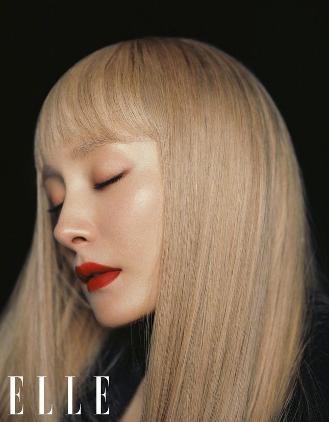 Dương Mịch với tạo hình mới lạ trên tạp chí Elle