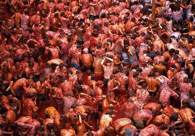 La Tomatina - Lễ hội nhuộm đỏ sắc cà chua