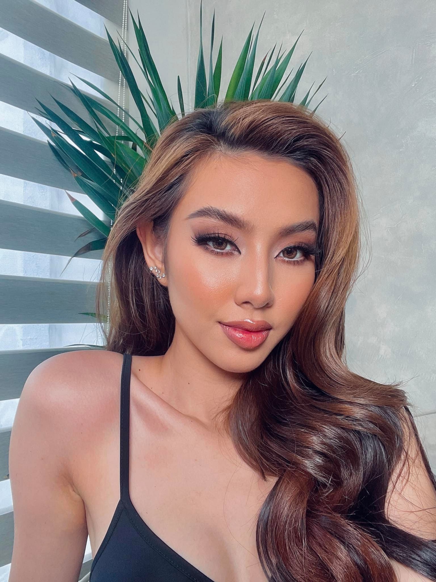 Tin hot giải trí ngày 26/8: Thúy Ngân tích cực khoe hình selfie tại Hàn Quốc