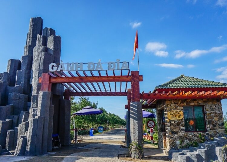 Di tích thắng cảnh quốc gia Gành Đá Đĩa