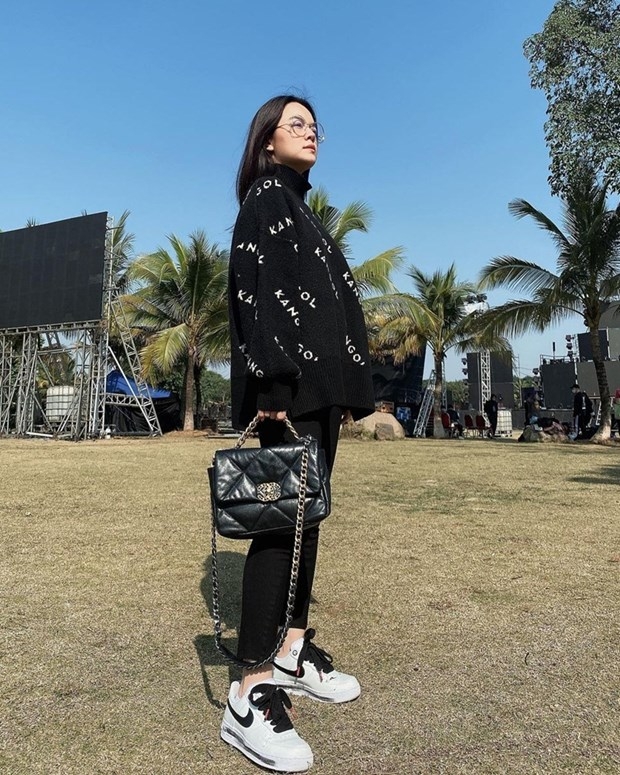 Sao Việt ngày 31/10: Siêu mẫu Thanh Hằng 