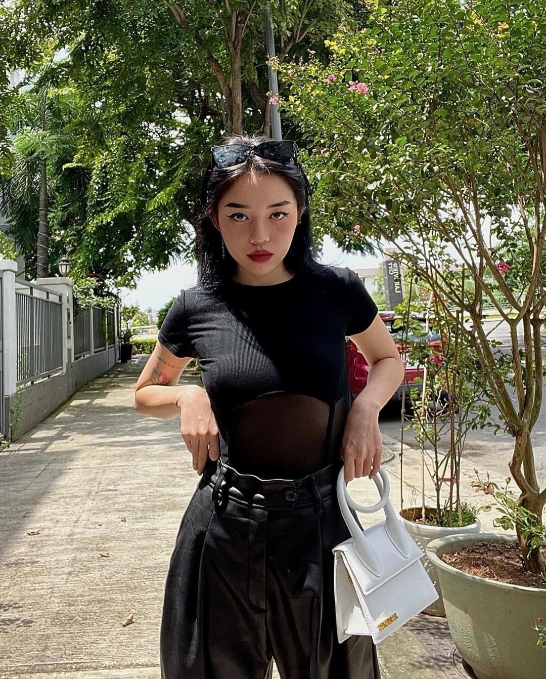 Sao Việt ngày 31/10: Siêu mẫu Thanh Hằng 