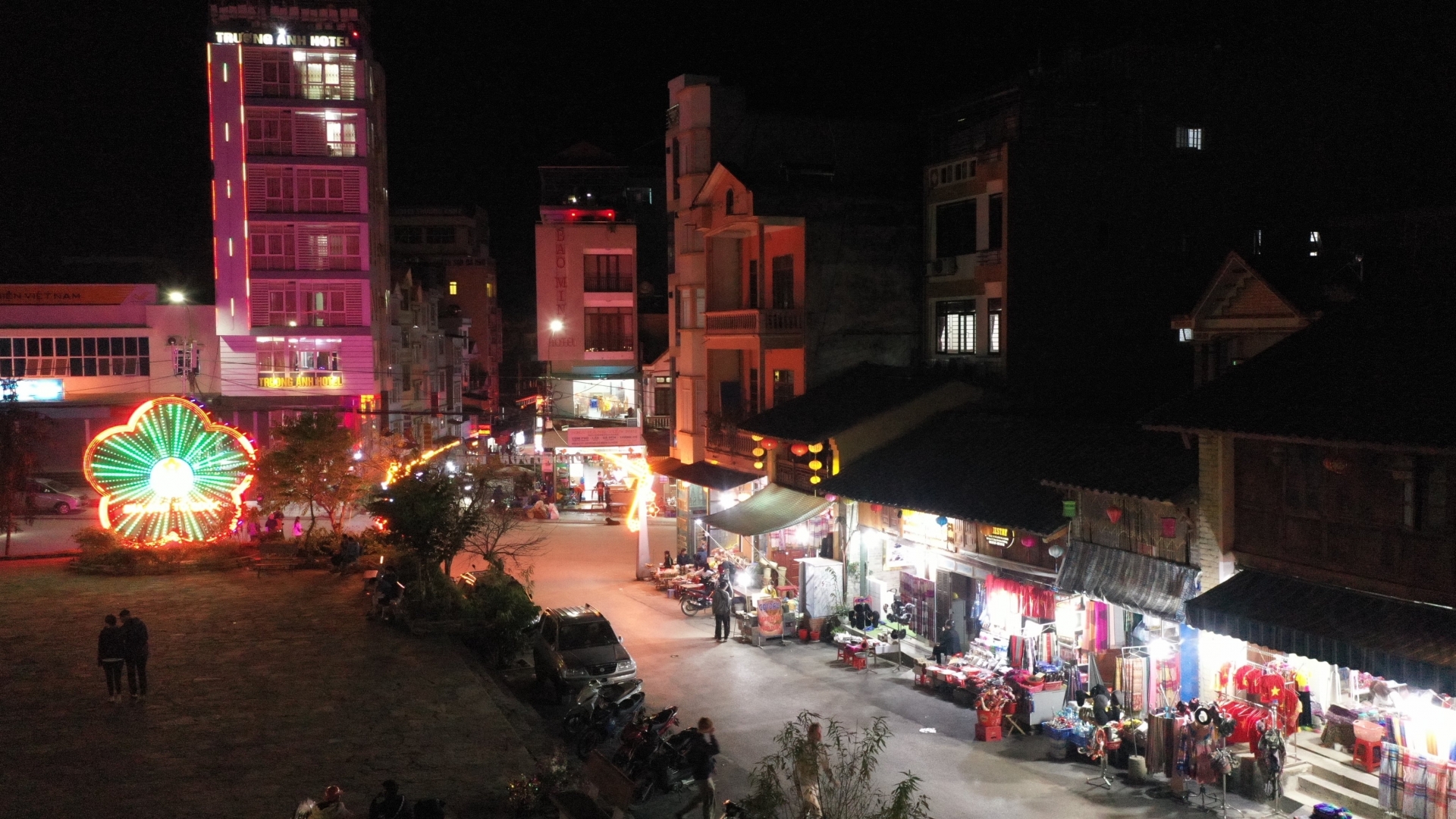 Đêm ở phố cổ Đồng Văn