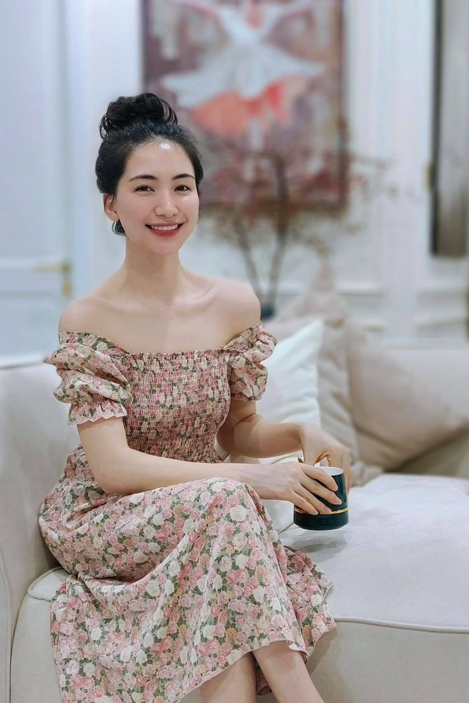 Sao Việt ngày 3/11: Việt Hương tặng 