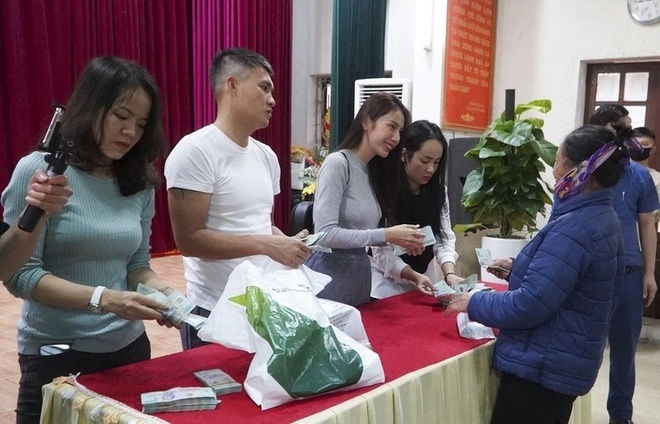Thông tin một huyện không có số liệu báo cáo về việc từ thiện của Thủy Tiên