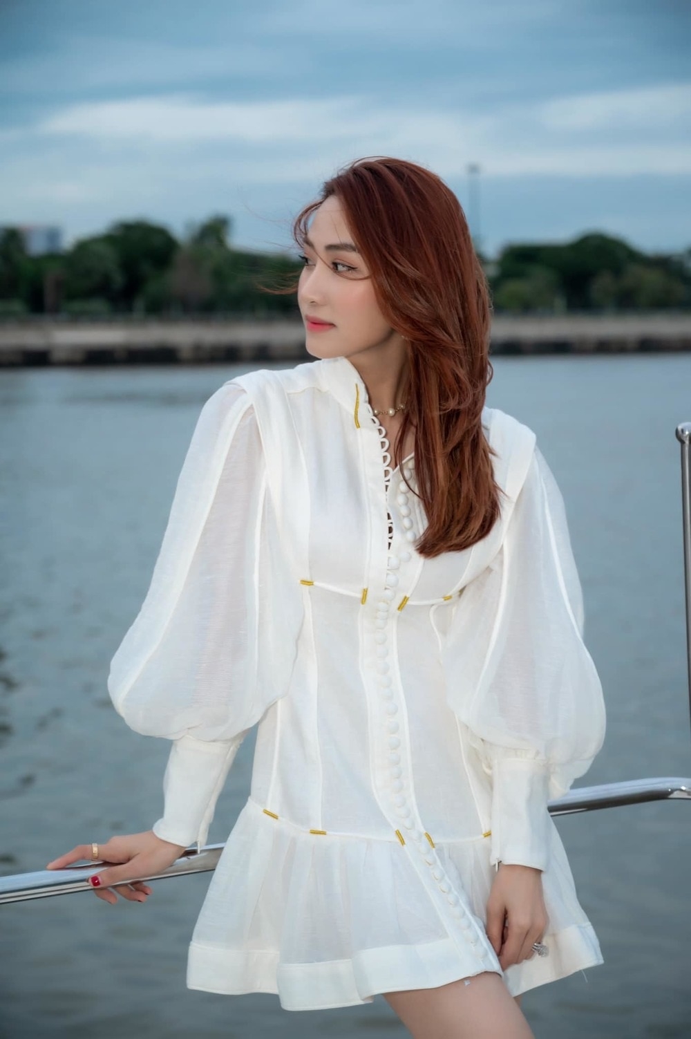 Ngân Khánh khoe nhan sắc làm xiêu lòng người hâm mộ